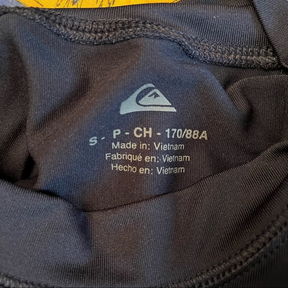 NWOT QUIKSILVER All Time Short Sleeve Rashguard Small - Picture 3 of 4